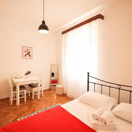 Cozy Studio In City Centar Stosija Appartamento