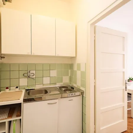 Cozy Studio In City Centar Stosija Appartamento *