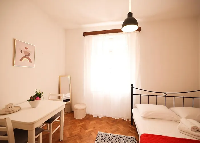 Cozy Studio In City Centar Stosija