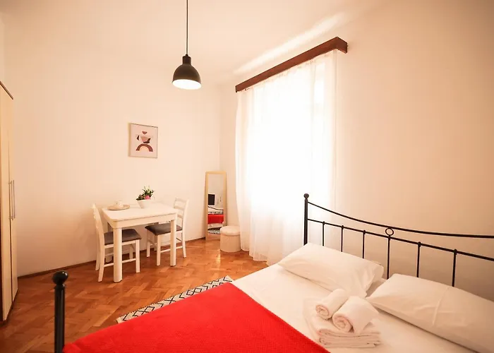 Cozy Studio In City Centar Stosija Apartament