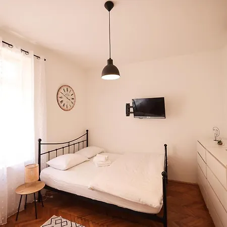Cozy Studio In City Centar Stosija Apartament